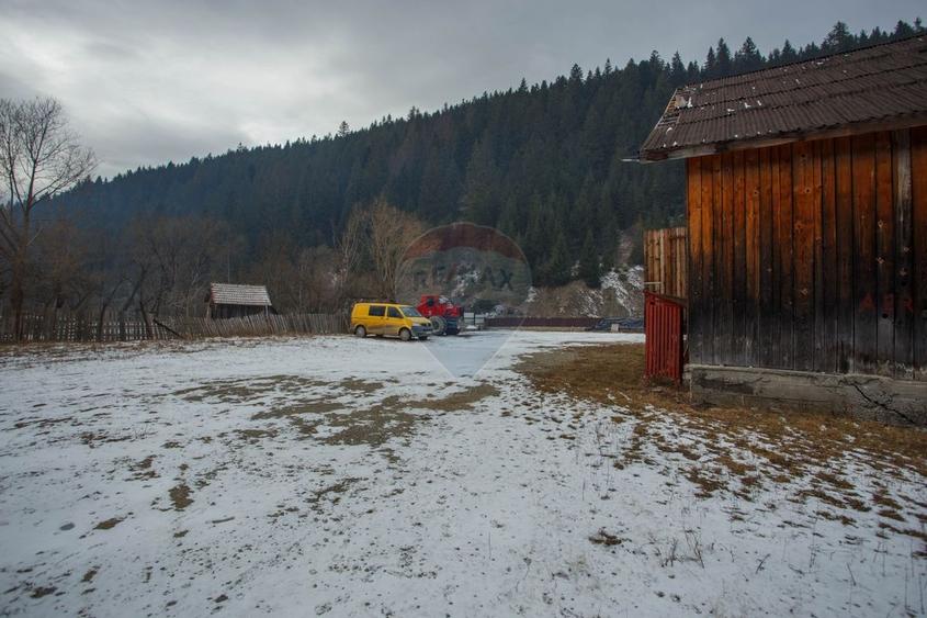 Spațiu industrial, de 450 mp, în Borca