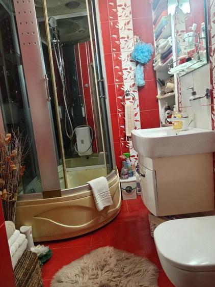 Apartament cu 2 camere decomandat, mobilat în Intim