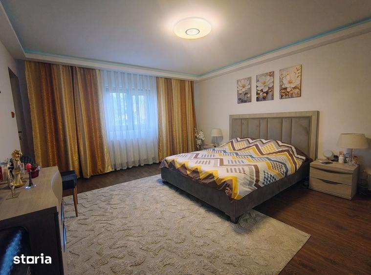 Casă cu 4 camere cu Teren 1299 Mp în Șimnicu de Sus