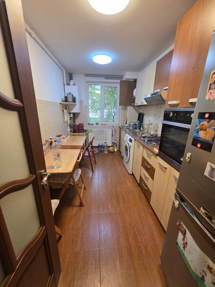 Apartament cu 4 camere semidecomandat în Tomis Nord