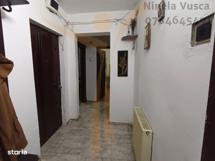 Apartament cu 3 camere decomandat, mobilat în Micro 11