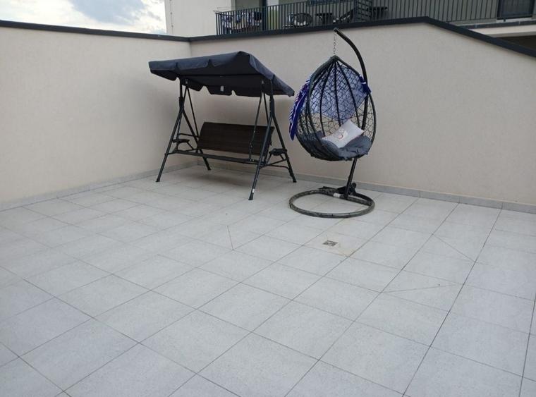 Apartament cu 3 camere decomandat în Triaj