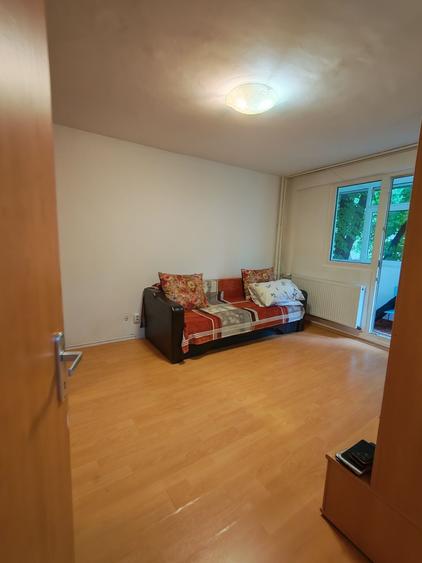 Apartament cu 2 camere decomandat în Roșu
