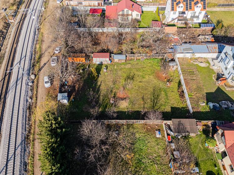 Teren Construcții intravilan de 1259 mp, în Tractorul