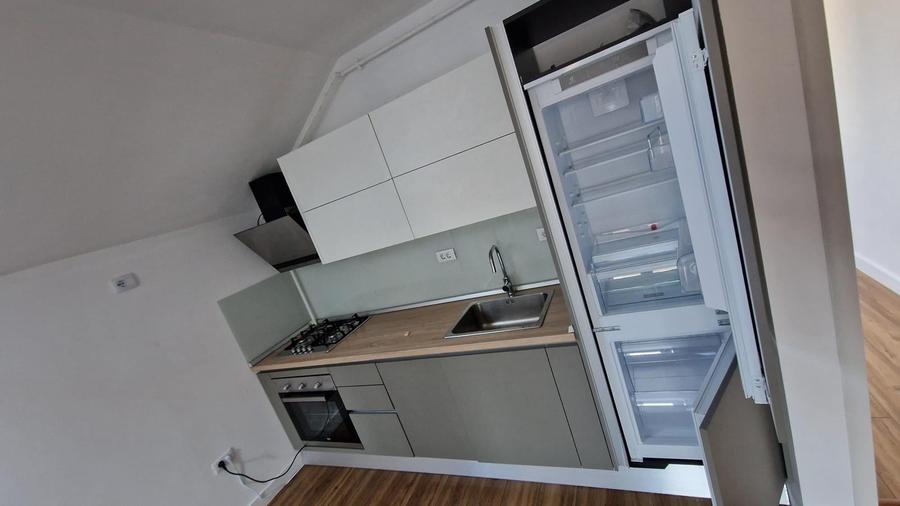 Apartament cu 3 camere decomandat, mobilat în Florilor