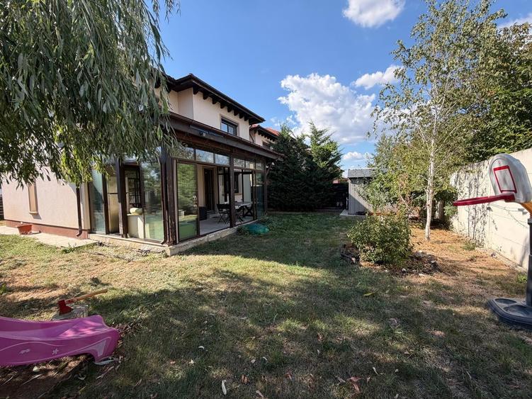 Casă individuală cu 4 camere cu Teren 440 Mp în Tunari