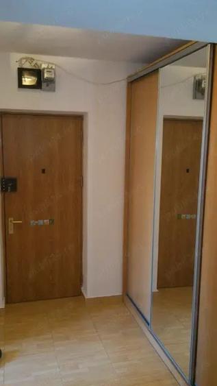 Apartament cu 3 camere semidecomandat, mobilat în Bucur Obor