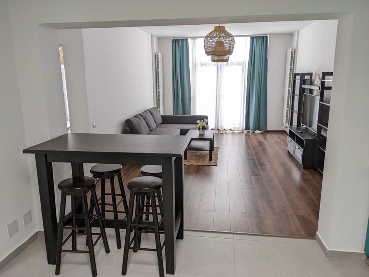 Apartament cu 3 camere decomandat în Timișu de Jos