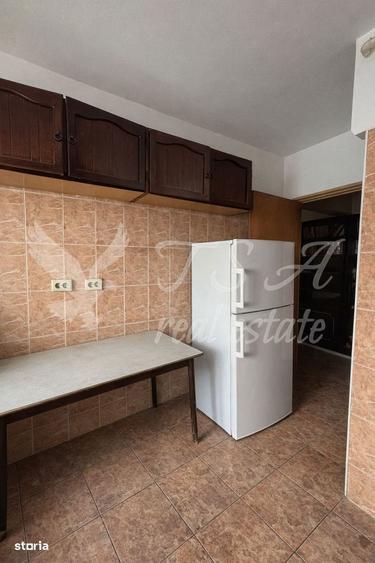 Apartament cu 3 camere decomandat în Rahova