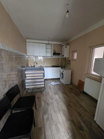Teren de 600 mp, în Petricani
