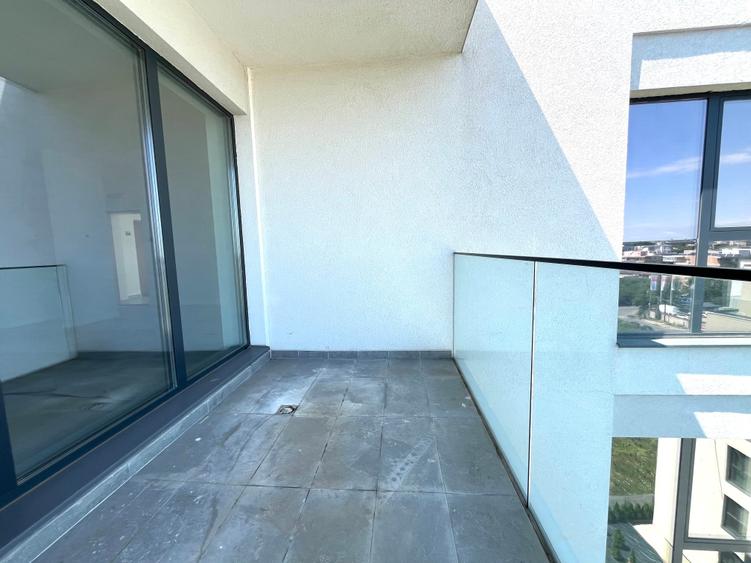 Apartament cu 2 camere decomandat în P-ta Presei Libere