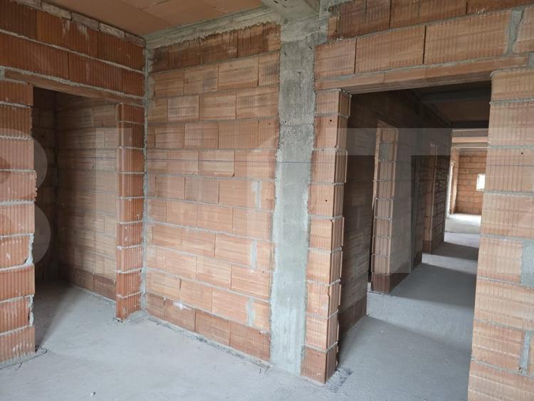 Duplex cu 4 camere cu Canalizare în Moșnița Nouă