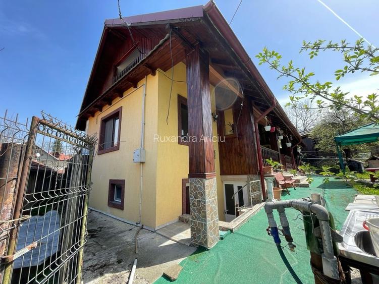 Casa de vanzare in Slanic - Central!