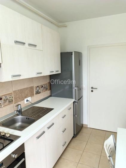 Mall Coresi - apartament 2 camere decomandat - loc de parcare - Maurer Residence