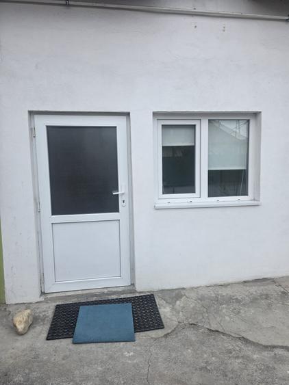 Inchiriez garsoniera parter la curte - 7