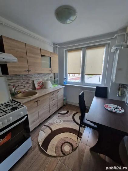 inchiriez apartament centru English park - 1