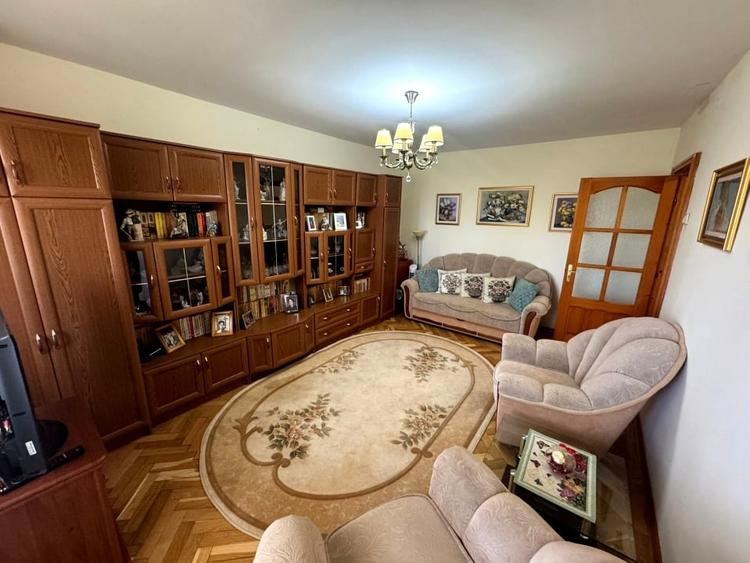 Vanzare apartament 2 camere decomandat Cornisa Bistritei - stare foarte buna - 1