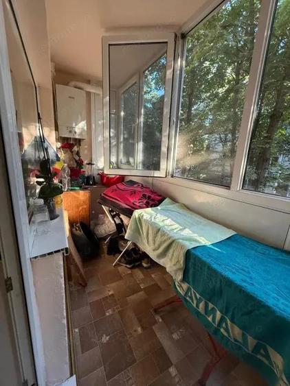 Apartament spatios, 3 camere, 2 bai, 2 balcoane, mobilat, etaj 1 - Zona Soarelui - 7