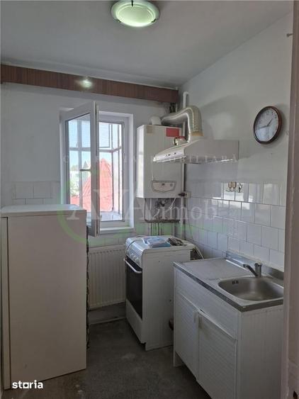 Apartament cu 3 camere semidecomandat în Bistrița Lac