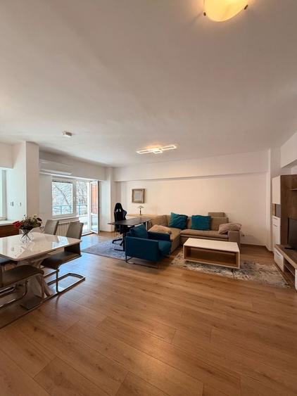 Apartament cu 3 camere decomandat, mobilat în Nordului