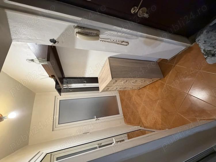 Apartament cu 3 camere semidecomandat în George Enescu