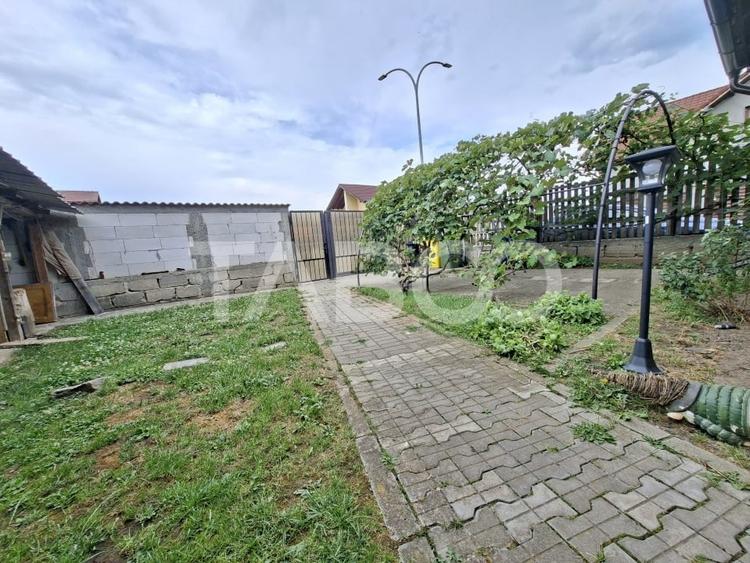 Casa de vanzare cu 4 dormitoare 2 bai si pivinita in Selimbar - 15