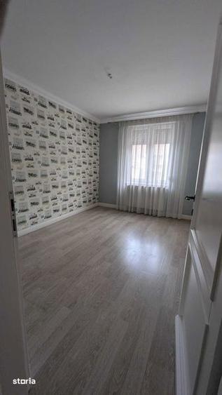 Apartament 3 camere + living / decomandat / doua bai / - 1