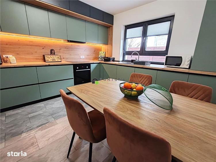 Casa moderna, singura in curte - Izvor - 1