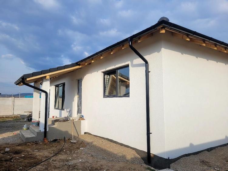 Un nou complex de 11 case in Simian - 4