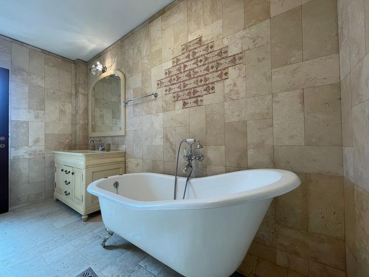 Faleza Nord - Universitate, Vila D+P+2 langa plaja, mobilata si utilata lux - 38