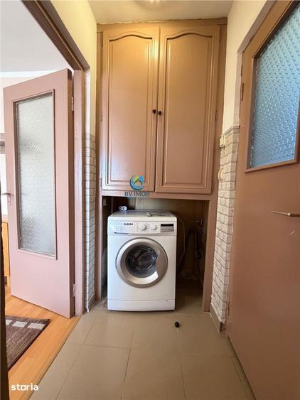 Vanzare apartament 3 camere, Zona Florilor, insorit,mobutilat, - 2
