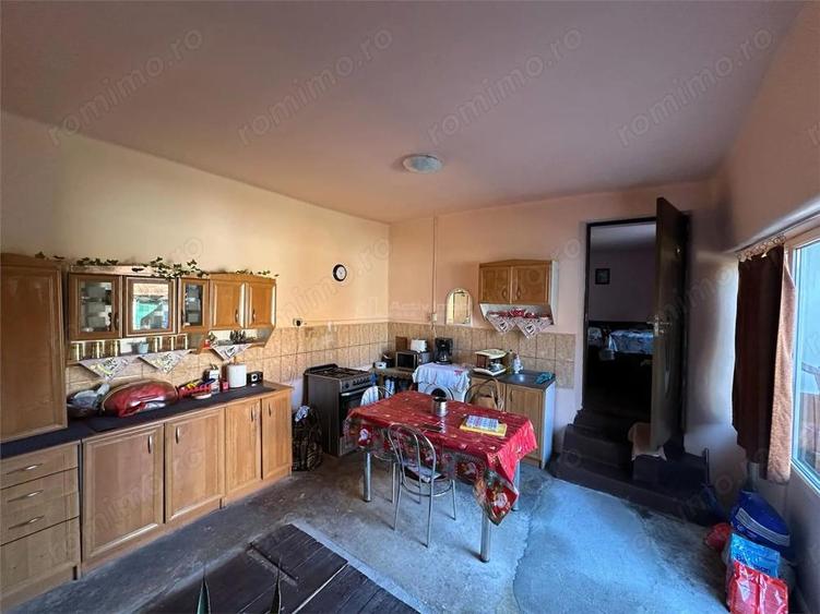 Casa Solida, pentru Familie extinsa, cu Gradina si Teren, Doclin - 20