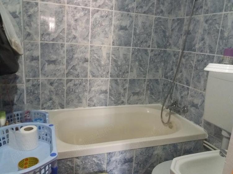 Inchiriez garsoniera - 2