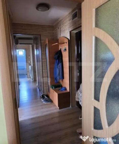 Apartament de vanzare, cu 4 camere, 4 balcoane, 75 mp, zona - 6