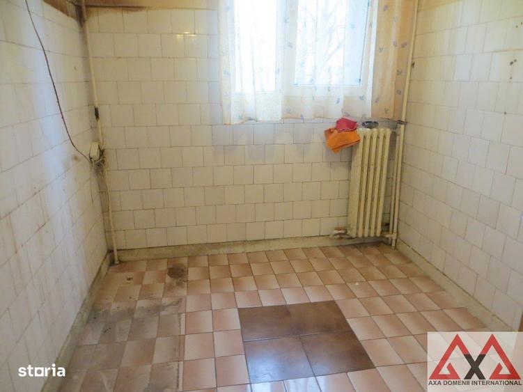 Apartament 4 camere Titan - metrou Nicolae Grigorescu - etaj 1 -bloc H - 11