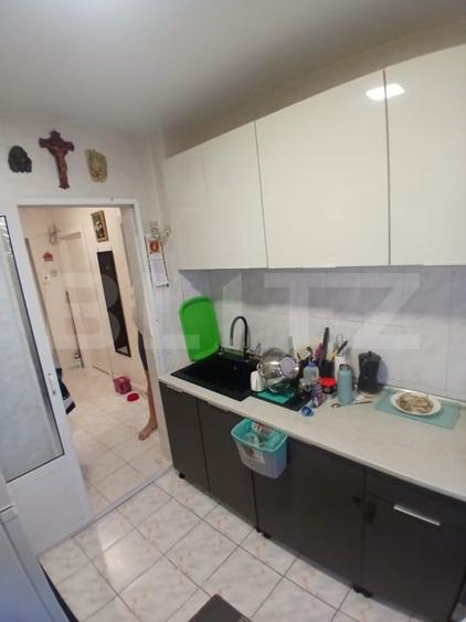 Aprtament de vanzare, cu 3 camere, zona Podul Ros - 16