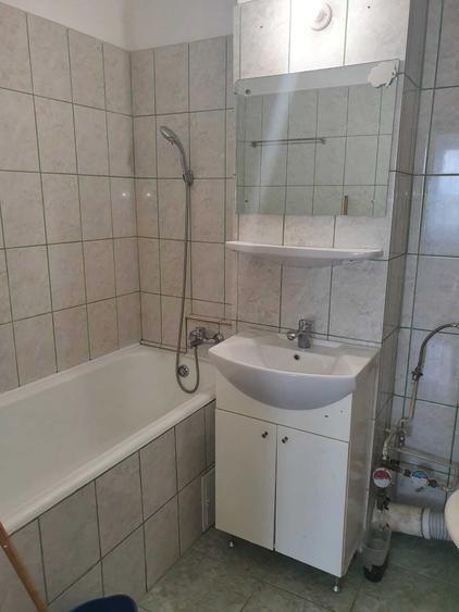 Apartament cu 2 camere decomandat în Vitan