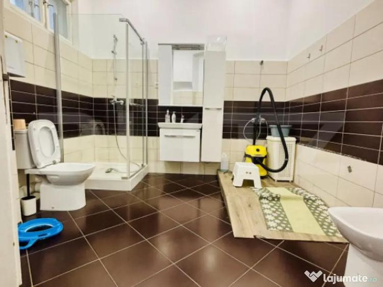 Casa 10 camere, 170 mp, zona Lunei - 1