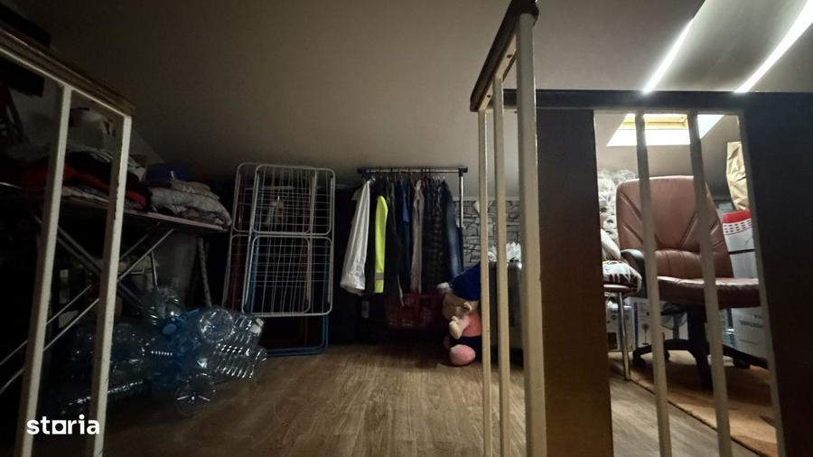 Apartament 3 camere Mansarda Scara interioara Spatiu versa - 1