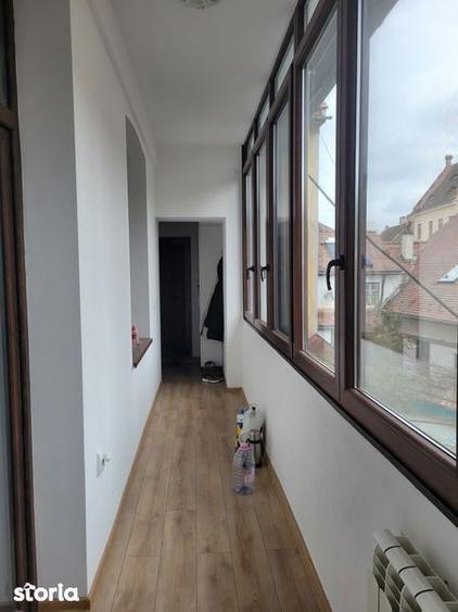 Vand apartament ultracentral, hol, 3 camere, 2 bai, garaj , anexe - 4