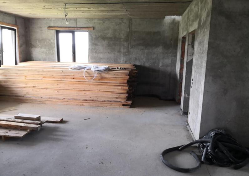 Casa P+1+M, 370 mp, teren 70 ari, Livezile, la 9 km de Bistri?a - 1