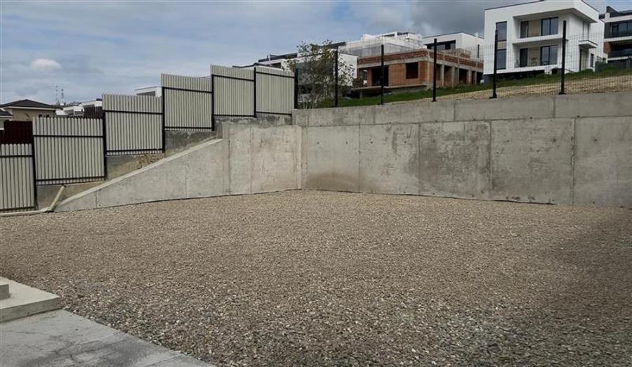 Casă individuală cu 5 camere cu Canalizare în Iris