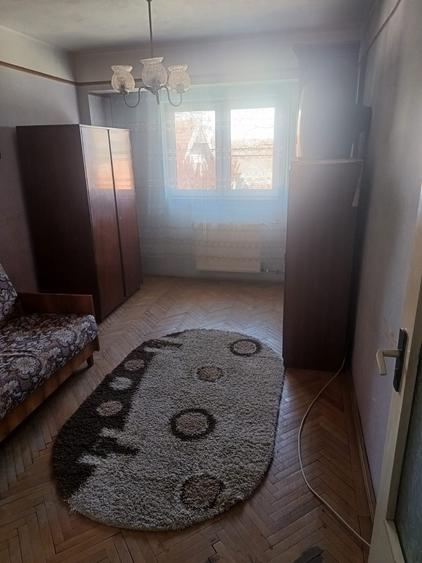 Dau in chirie apartament cu 2 camere, Calea Aradului, etaj. 1 - 4