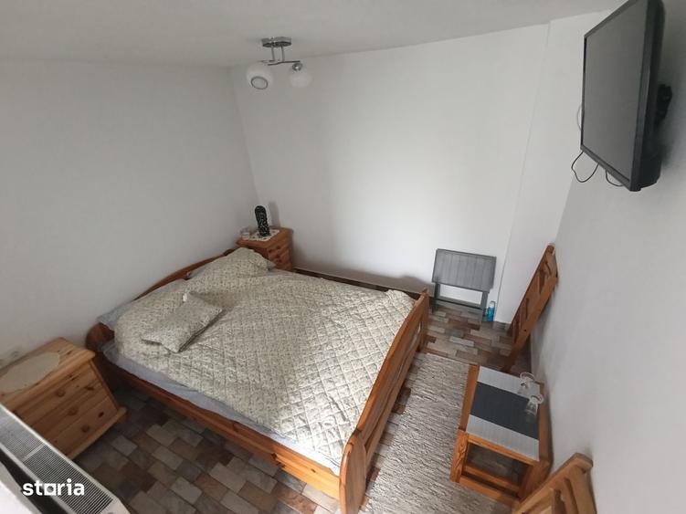 Casă cu 4 camere decomandat cu Teren 200 Mp în Central