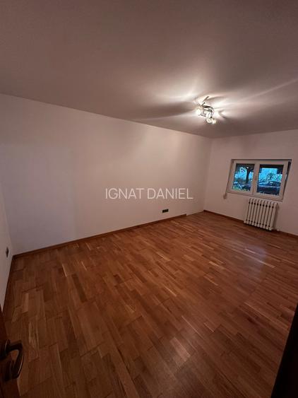 Apartament cu 3 camere decomandat, zona Nicolina