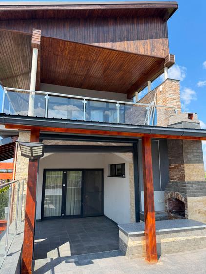 Casă individuală cu 5 camere cu Piscina în Corbeanca