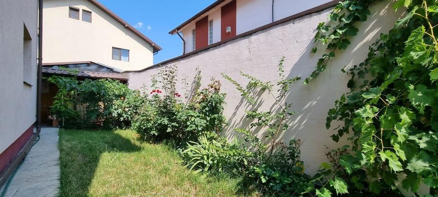 Casă individuală cu 4 camere cu Canalizare în Nord
