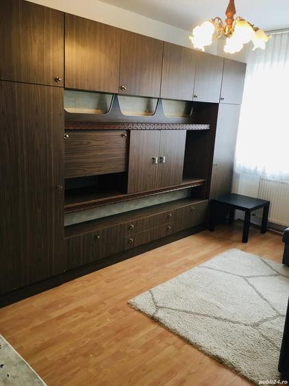 Inchiriez Apartament cu 3 cam in Nufarul - 1