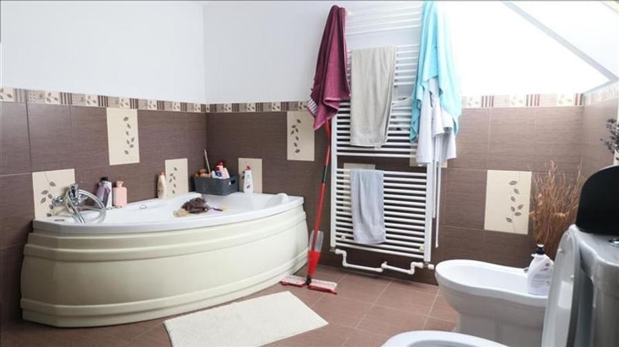 Vila individuala in Barnova 3 camere, 1000 mp teren, curte superba amenajata, ga - 20