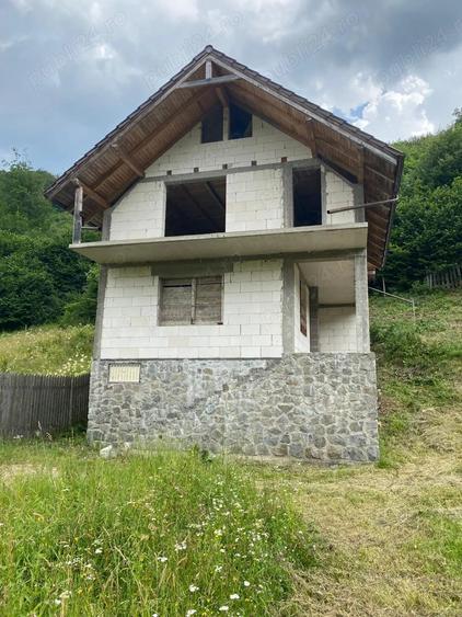 Casa de vanzare in Sacuieu langa pensiunea Secoia - 1
